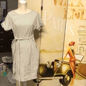 T-shirt dress strip gray